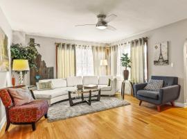 Spacious Family Home with Garage Game Room and Office!, hotel in Boise