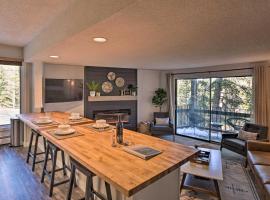 quarter Mi to Peak 8 Ski Lift Breck Gem with Fireplace!, hotel em Breckenridge