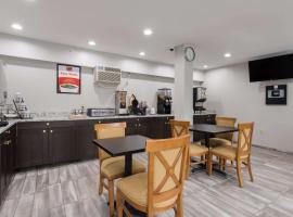 Econo Lodge Inn & Suites, ξενοδοχείο σε Mason City