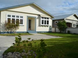 Villa 185- Central Masterton, hotel en Masterton