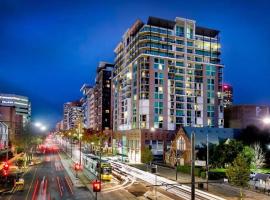 96 North Terrace Spa Apartment, hotel near Adelaide Parklands Terminal, Adelaide