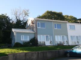 Freshwater Bay Holiday Cottages, hotel i Pembroke