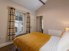 Brampton Holiday Homes - The Mews Apartment, Brampton Town Centre, Hadrians Wall, khách sạn ở Brampton
