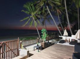 Bungalows La Perla Playa Azul，蔚藍海灘的山林小屋