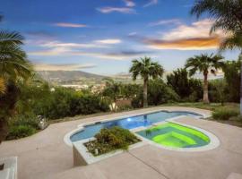 Hillside 2/2 Subdivided Home w/ Pool and Views!, hotel di San Marcos