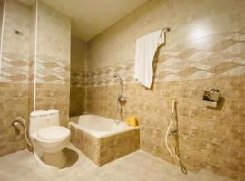 Hayat hotel and restaurant, hotel em Sarai