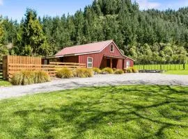 The Red Barn - Lake Okareka Holiday Home