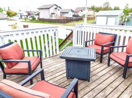 3 beds , Private Cozy Patio , 4 mins drive to Starbucks, hotel en Grande Prairie