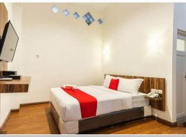 RedDoorz near RS Royal Prima Medan 2, hotel in Medan