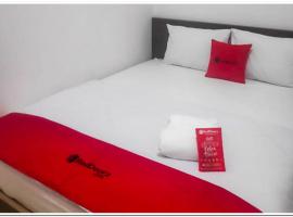 Viesnīca RedDoorz near Moro Mall Purwokerto 2 pilsētā Purvokerto