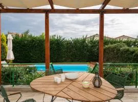 Venus Villa with Private Pool, 2min to the Beach