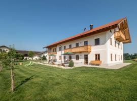 Heimhilgerhof, farm stay in Seeon