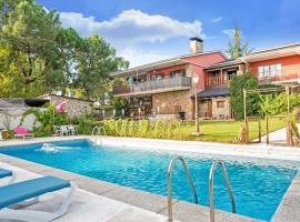 Rural apartment with shared garden pool and Spa, spa hotel in Galapagar