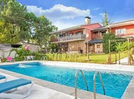 Flat in Galapagar with Spa and Mountain Views