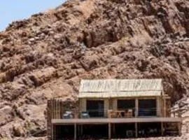 Elegant Desert Camp、セスリエムのコテージ