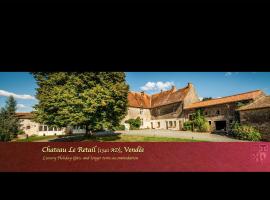 Chateau Le Retail, готель з парковкою у місті Saint-Hilaire-des-Loges
