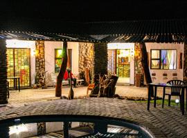 Ann's Lodge & Camping, hotel in Kamanjab