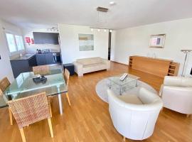 Modern, bright and spacious 3 bedrooms 2 bathrooms – hotel w pobliżu miejsca Montelly w Lozannie