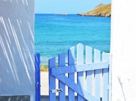 The charming Beach House, ideal for 4 to 5 people, cottage ở Ioulida