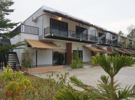 Suwi Coco Ville Resort, hotell i Ubon Ratchathani