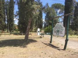 Tree House Hostel, hotel a Salto de las Rosas