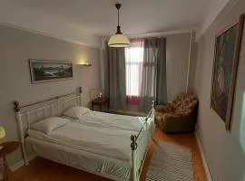 Majakovski Family Suite