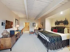Timberline Condominiums Studio Deluxe Unit 117