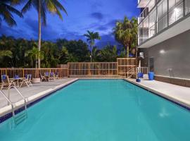 Motel 6-Cutler Bay, FL, hotel blizu aerodroma Kendall-Tamiami Executive - TMB, Katler Bej