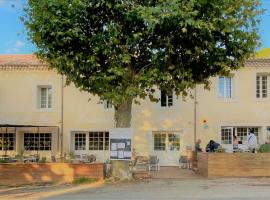 HOTEL DU CHAMP DE MARS, hotel a Puy-Saint-Martin