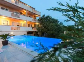 Apartments with pool Ivana Krk