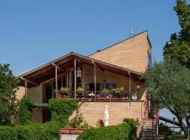 Villa dei Gelsomini, Residenza nel verde