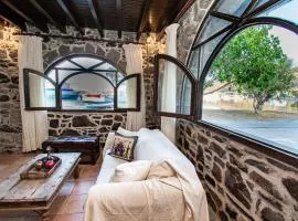 Plousiadi΄s Stone House