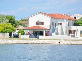 King Apartments, prabangusis viešbutis mieste Nin