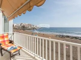 Luxury apartment in front of the beach