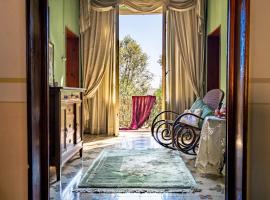 Villa Ines charme near Lucca, hotel v destinaci Altopascio