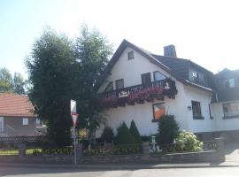 Ferienwohnung Ellen, hotel com estacionamento em Ehrenberg