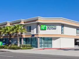 Holiday Inn Express Newport Beach, an IHG Hotel