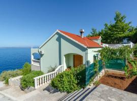 Seafront Holiday Home Marija, holiday home in Prigradica
