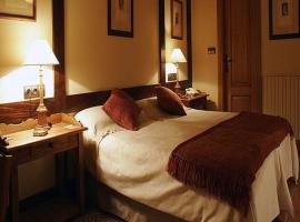 Hotel Casbas, hotel v destinaci Senegüé