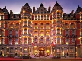 スブセット, hotel v Osace