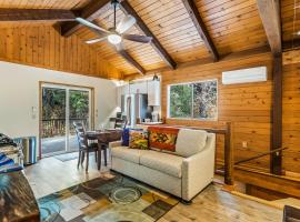 Cozy one bedroom with privacy - Community beach access, casa vacanze a Sandpoint