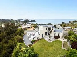 Sun, Sea, Sensational - Kaiteriteri Holiday Home