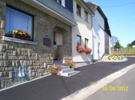 Ferienhaus Neuville in ruhiger Lage, ferieanlegg i Büllingen