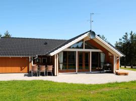 8 person holiday home in Ulfborg, hotel din Sønder Nissum