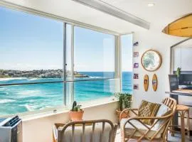 Bondi Cloud Surf House by Sydney Dreams
