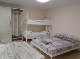 Однокімнатна 105, apartment in Khmelnytskyi