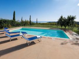 5 bedrooms villa with sea view private pool and furnished garden at Cupra Marittima, hotel in Cupra Marittima