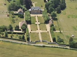 Chateau d' Emalleville, B&B/chambre d'hôtes à Émalleville