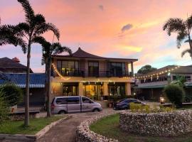 Saranya River House สรัญญาริเวอร์เฮาส์, hotel v destinaci Mae Ai
