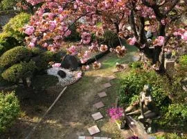 Sakura house